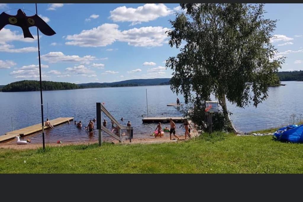 Egen Stuga Och Vedeldad Bastu Linghed Exterior foto