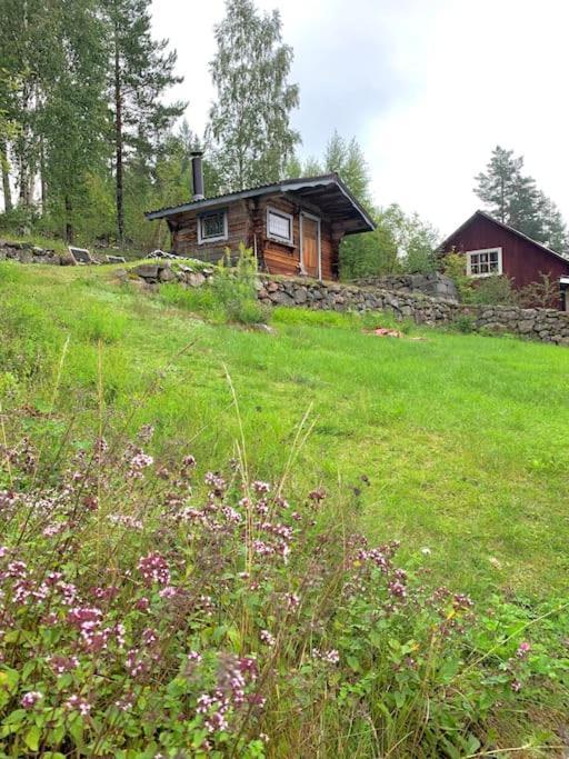 Egen Stuga Och Vedeldad Bastu Linghed Exterior foto